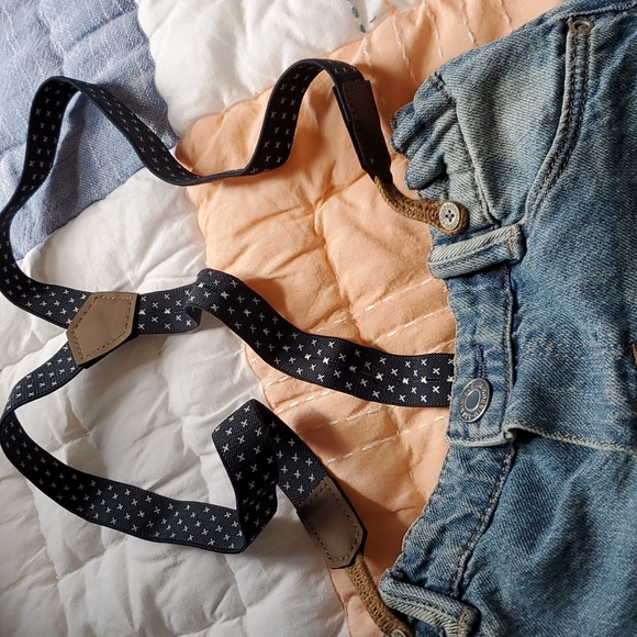 EUC H&M boys distressed jeans size 2-3 yr old - Picture 8 of 8